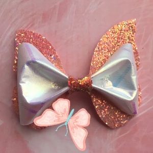 Butterfly bow